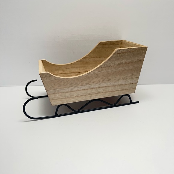 Target & Bullseyes Playground Christmas. Wooden Sleigh Decorative Display. BNWT - Picture 3 of 4